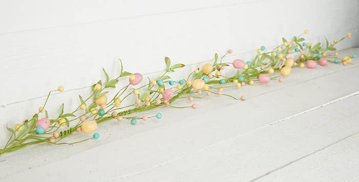 Primitive Farmhouse 4ft Pastel Egg Garland with Willow Leaves