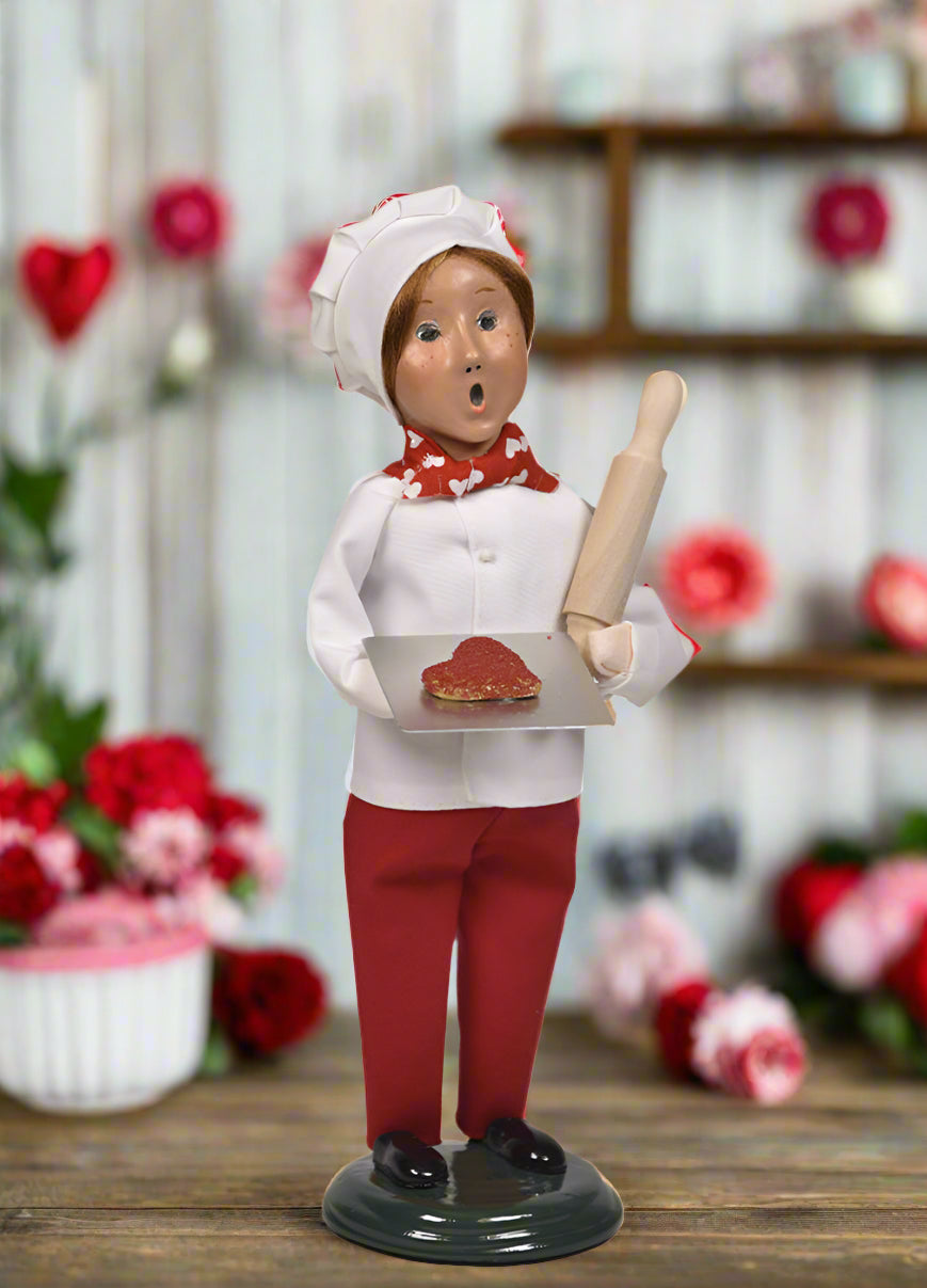 Primitive Colonial Byers Choice Valentines Day Boy w/ Heart Caroler 2252B