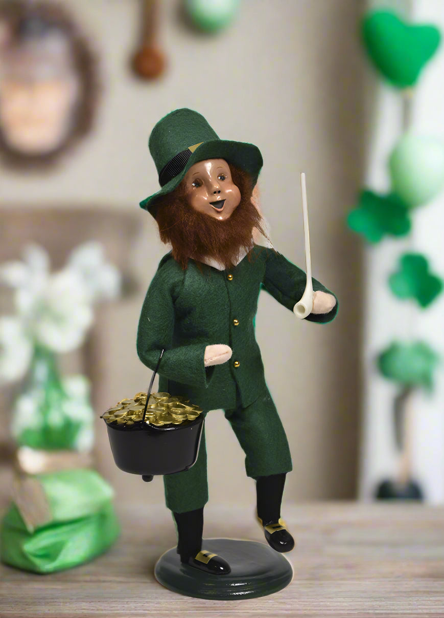 Primitive Colonial Byers Choice Irish Leprechaun Caroler 2253