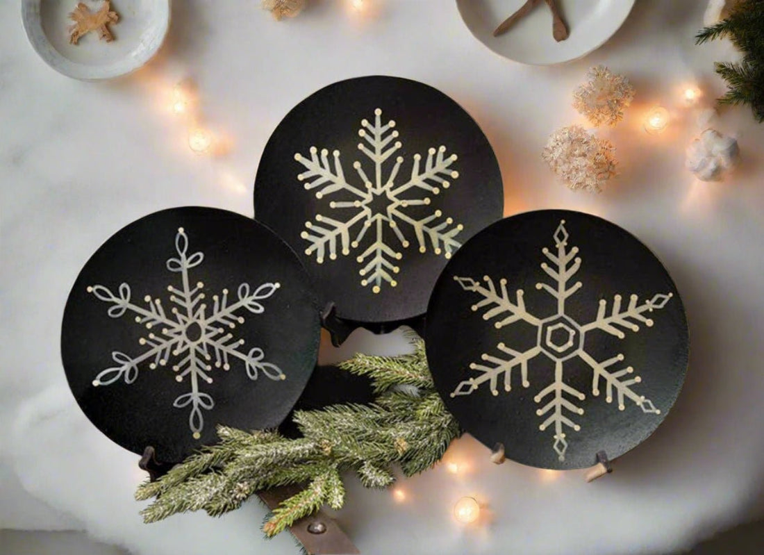 Primitive Wood Christmas Snowflake Plate, 6&quot; 3 Assorted - The Primitive Pineapple Collection