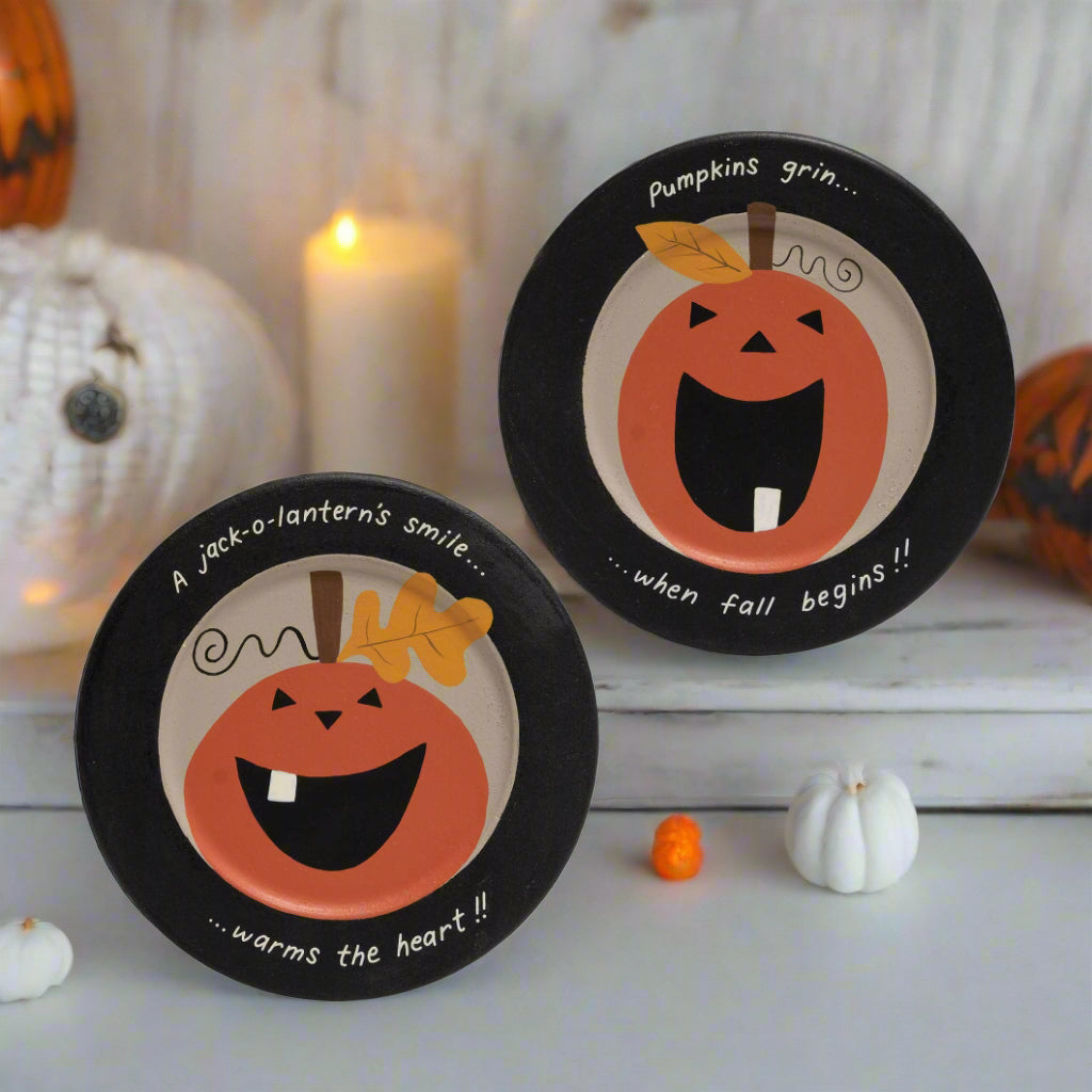 Primitive Rustic Halloween Pumpkins Grin Plate, 2 Assorted