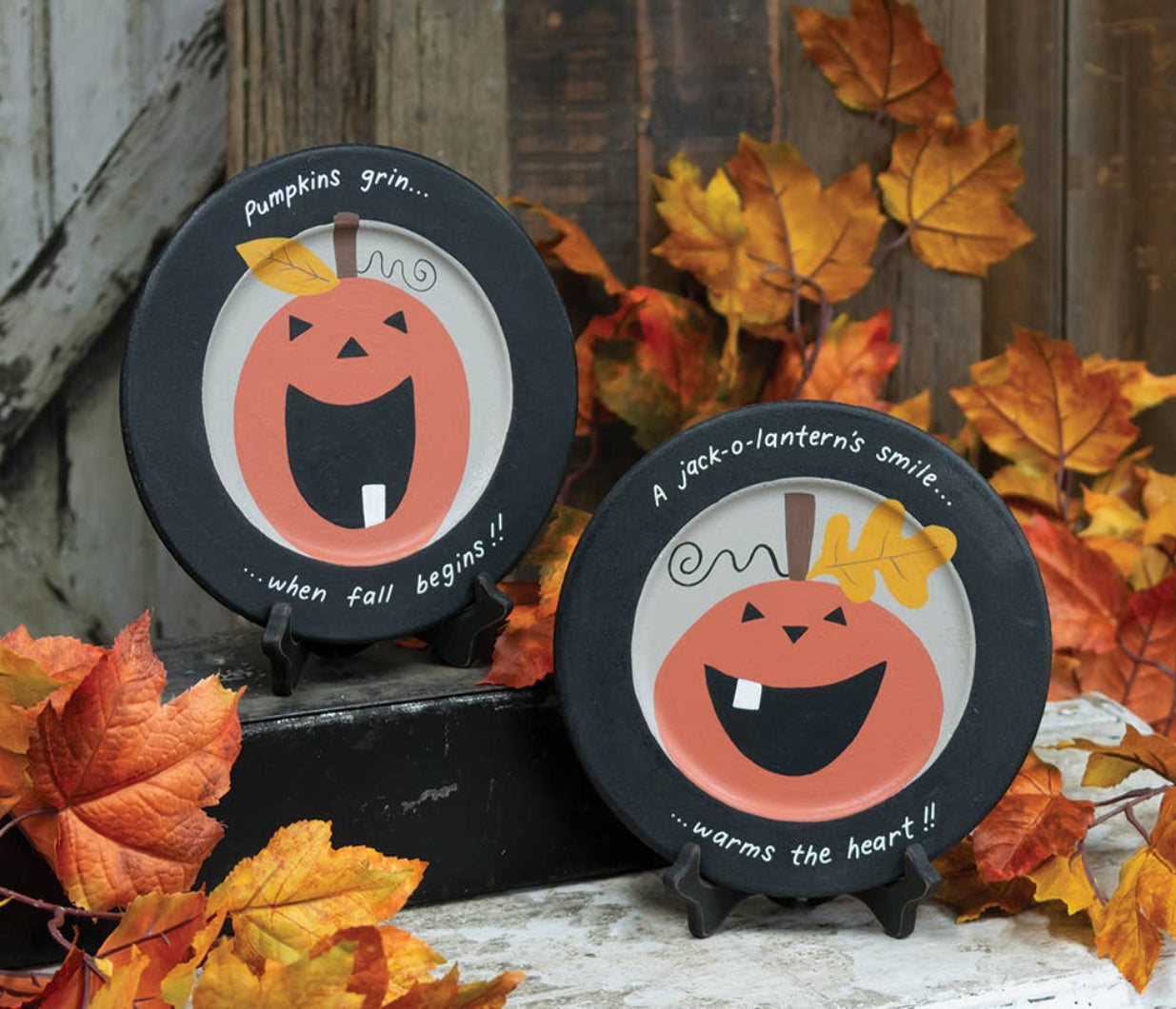 Primitive Rustic Halloween Pumpkins Grin Plate, 2 Assorted