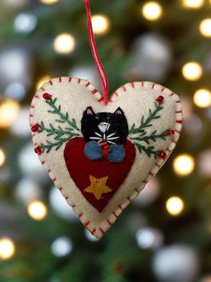 Primitive Christmas Handcrafted Felt 3&quot; White Heart w/ Cat Ornament