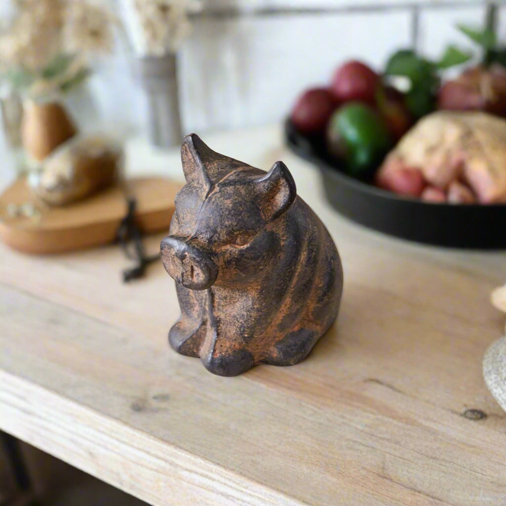 Primitive Country Cast iron Pig 4.5" - The Primitive Pineapple Collection
