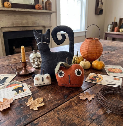 Primitive Fall Halloween Handcrafted 3pc Tom Cat with Jack O lanterns Shelf Sitter - The Primitive Pineapple Collection