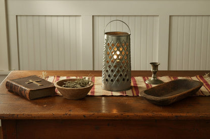 Primitive Farmhouse Cheese Grater Accent Lamp - The Primitive Pineapple Collection