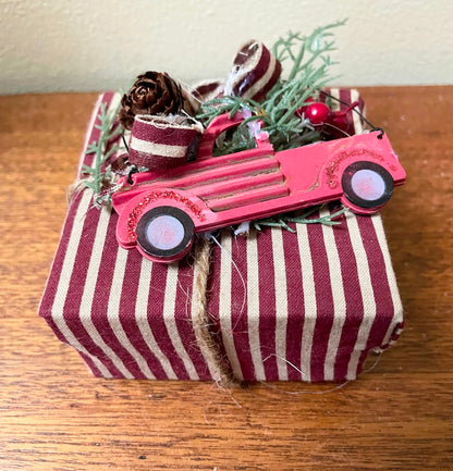 Primitive Colonial Handcrafted Christmas Red Truck Present