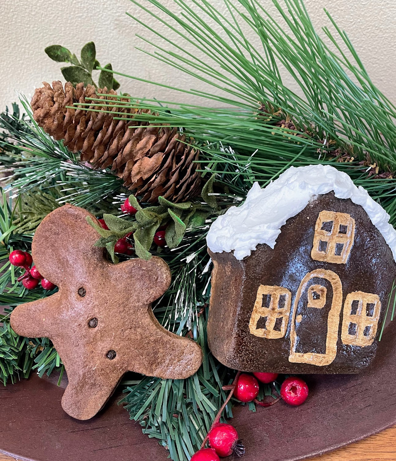 Primitive Christmas Gingerbread Man w/Frosted Gingerbread House Pantry Cake