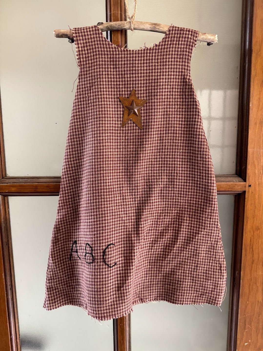Primitive Colonial Handcrafted Stitched Prairie Sun Dress Hanger 17" - The Primitive Pineapple Collection
