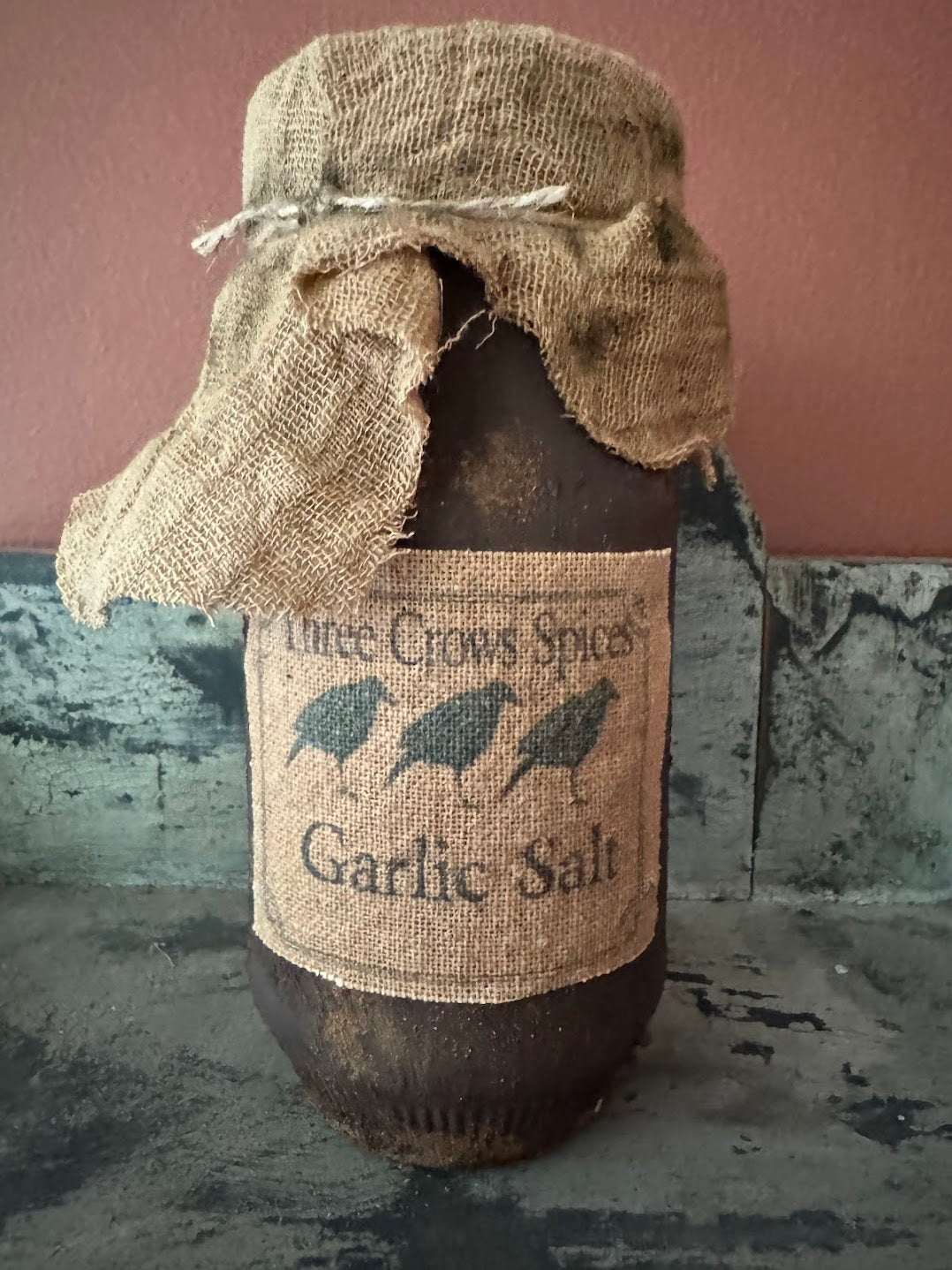 Primitive Colonial Handcrafted Three Crows Spice Garlic Salt Jar