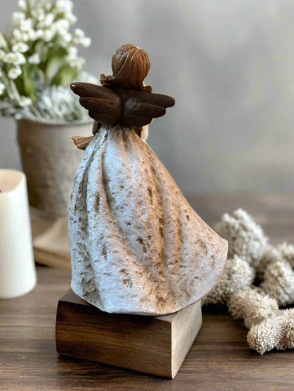 Primitive Farmhouse 9&quot; Folk Art Angel with Star - The Primitive Pineapple Collection