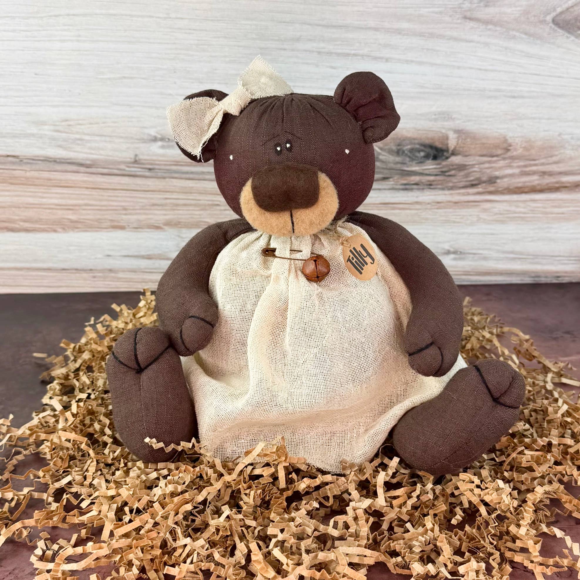 Honey and Me Farmhouse Tilly the Tattered Teddy - The Primitive Pineapple Collection