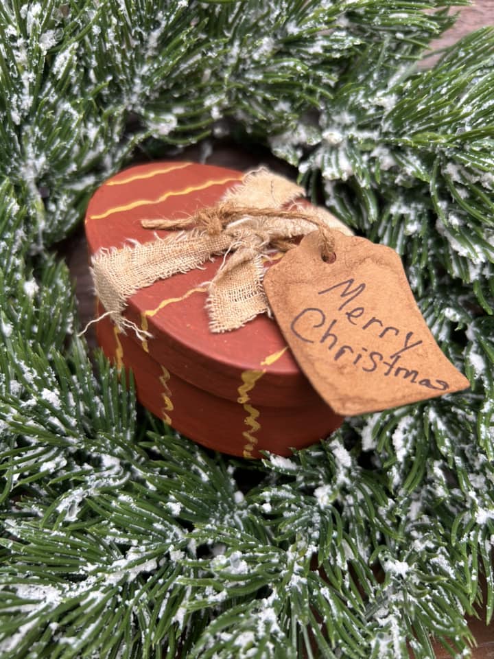 Primitive Handcrafted Christmas Blackened Beeswax Mini Gingerbreads in Shaker Box