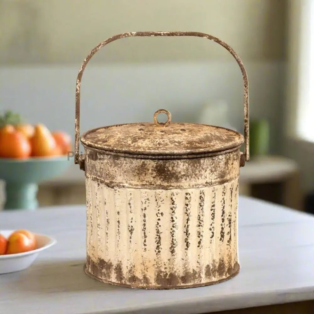 Primitive Ragon House&