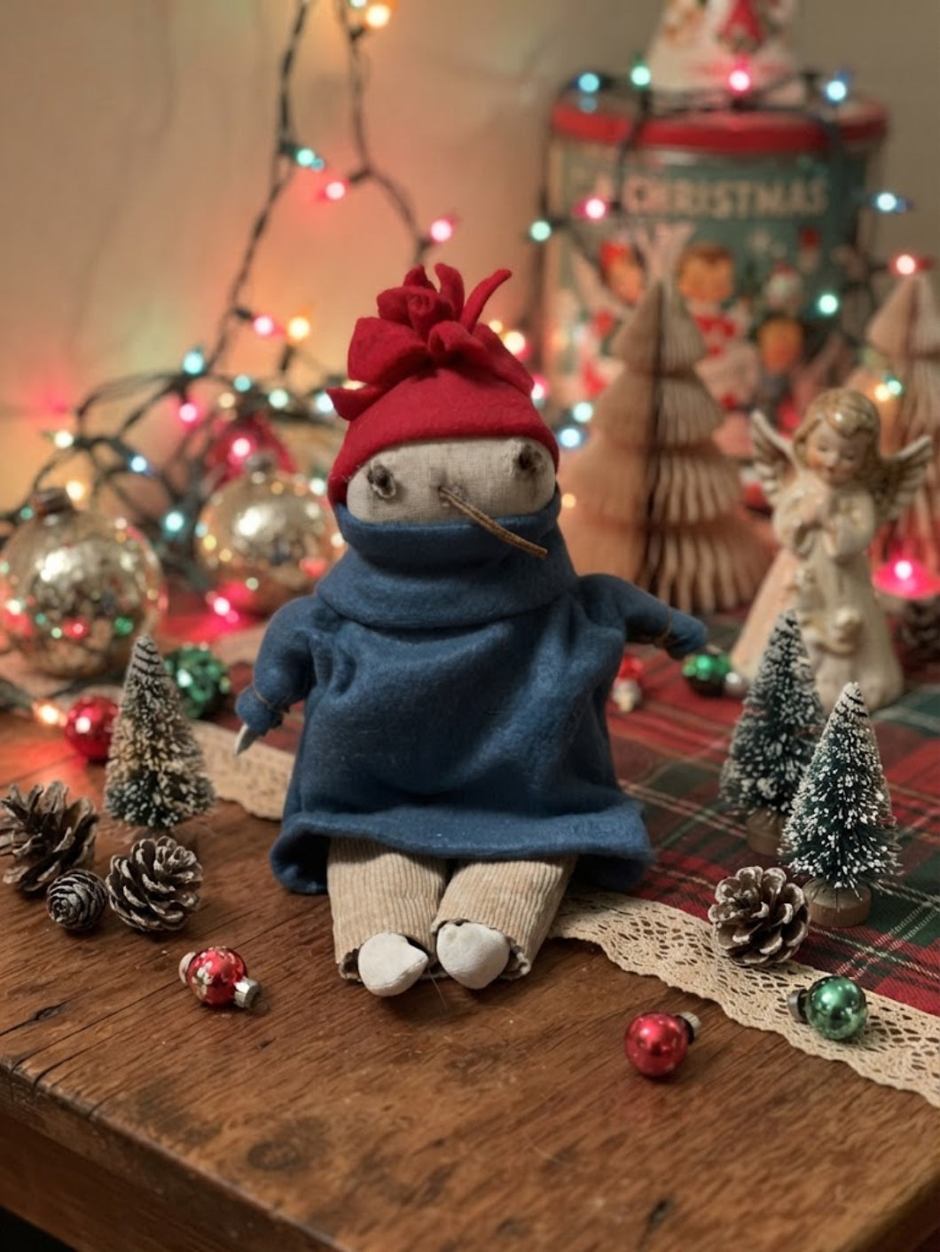 Primitive Handcrafted USA 10" Snowman Doll Dried Carrot Nose