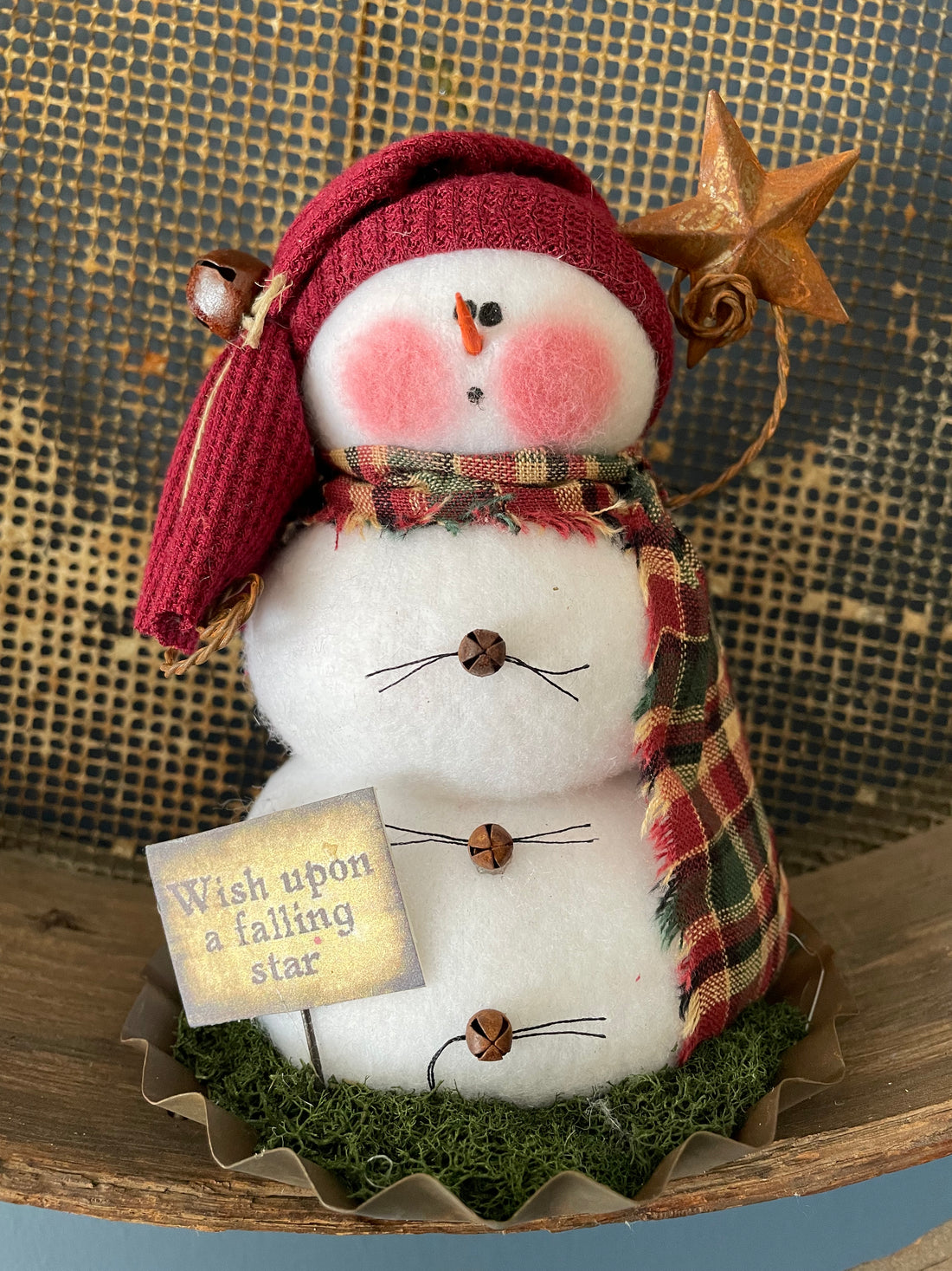 Primitive Christmas Handcrafted Wish upon a Star Snowman in Pan 6&quot;