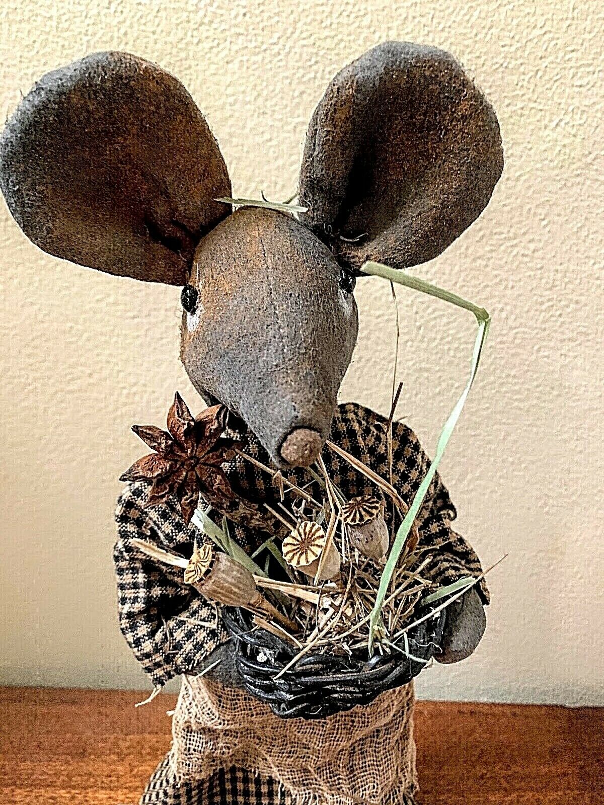 Primitive/Country Handcrafted Mouse Clara w/Basket Folk Art /Collectable Signed - The Primitive Pineapple Collection