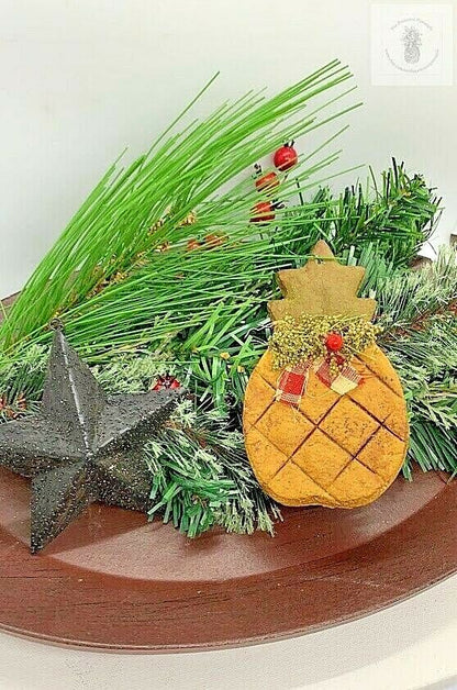 HANDMADE PINEAPPLE CHRISTMAS Sweet Annie, Ribbon ,Berry. - The Primitive Pineapple Collection