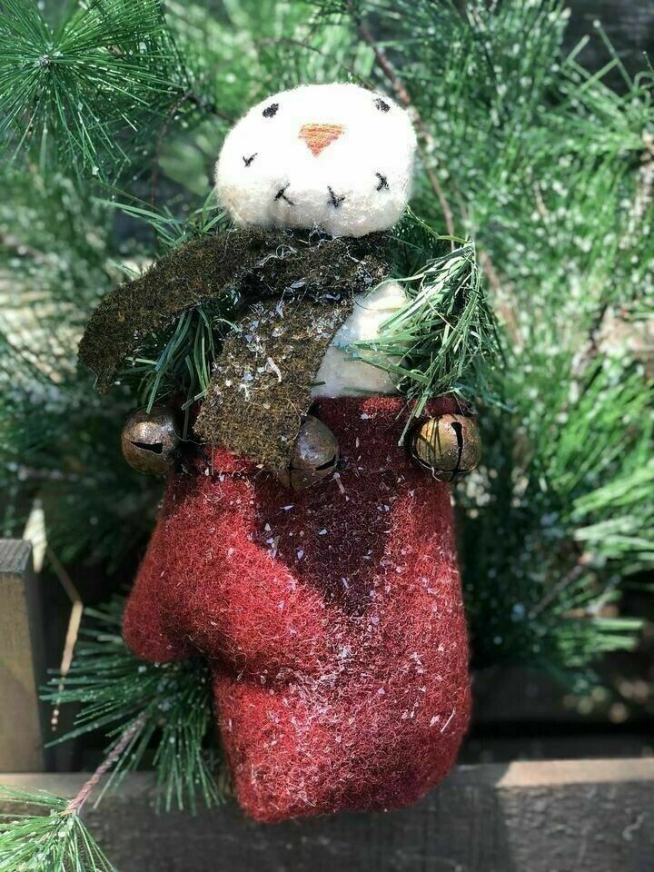 Primitive Christmas Snowman Hanging Mitten Rusty Bells Grungy Handmade USA - The Primitive Pineapple Collection