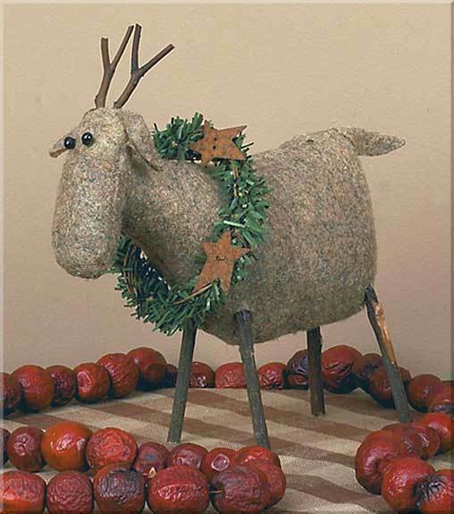 Honey and Me Christmas Rustic 8&quot;x8&quot; Rustic REINDEER w/ANTLERS/WREATH - The Primitive Pineapple Collection