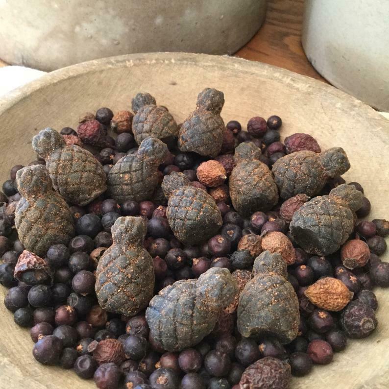 Primitive-Blackened Beeswax-Mini Pineapple-Bowl Filler Scented Colonial - The Primitive Pineapple Collection