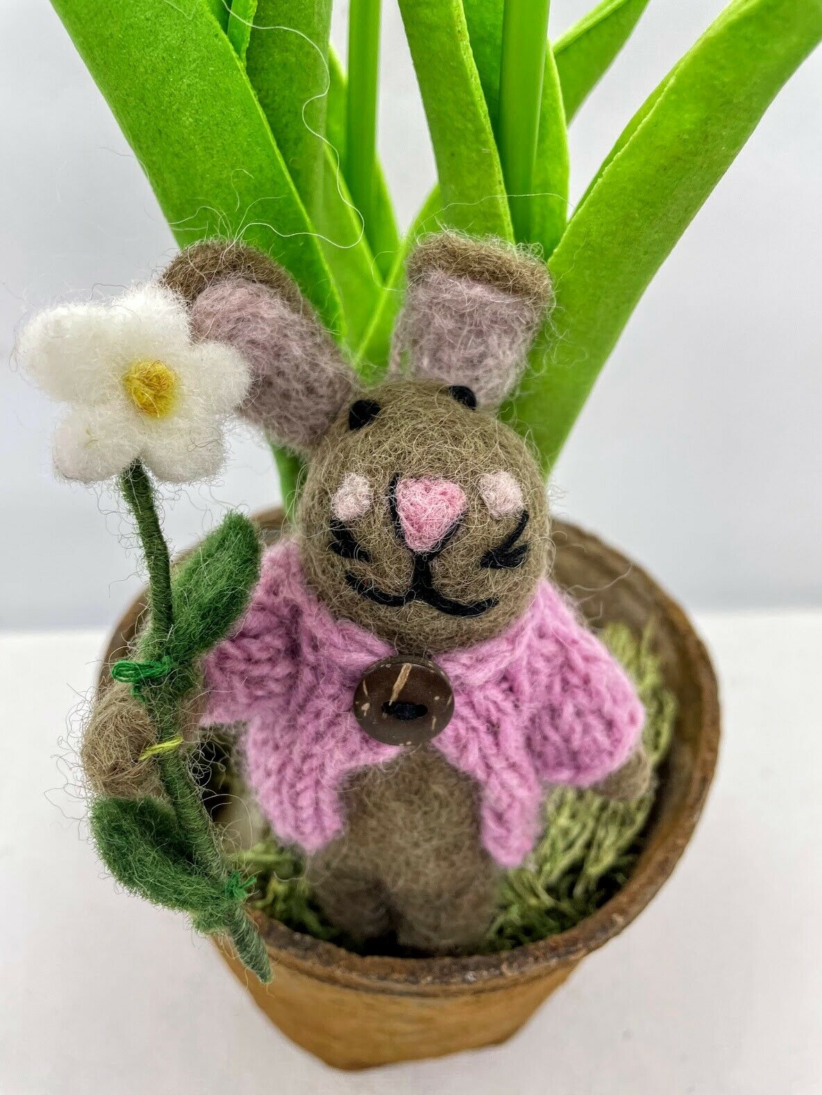 Primitive Folk Art Handmade Felted Easter Blossom Bunny w/ Daisy 5&quot; - The Primitive Pineapple Collection