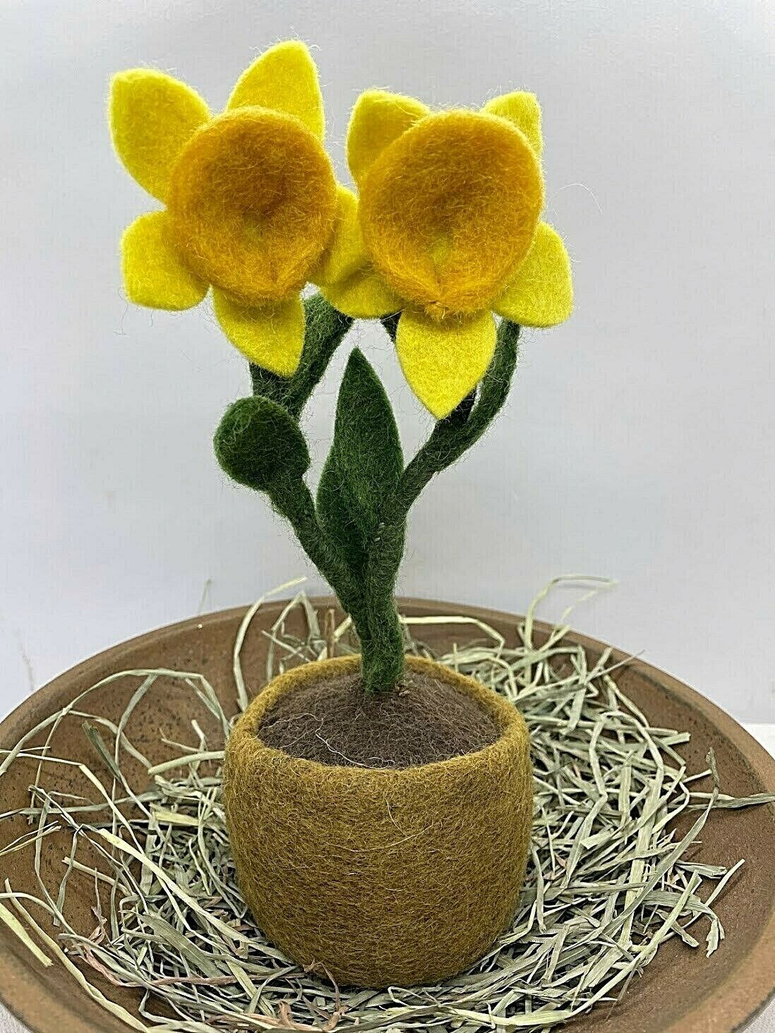 Primitive Folk Art Handmade Felted Daffodils in Pot 9&quot; x 3&quot; - The Primitive Pineapple Collection