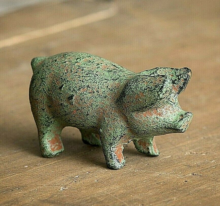 Primitive Farmhouse Cast Iron Piglet w/ Patina 3.5&quot; - The Primitive Pineapple Collection