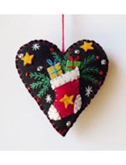 Primitive Handcrafted Christmas Applique w/ Beading Mitten/Heart Ornaments - The Primitive Pineapple Collection