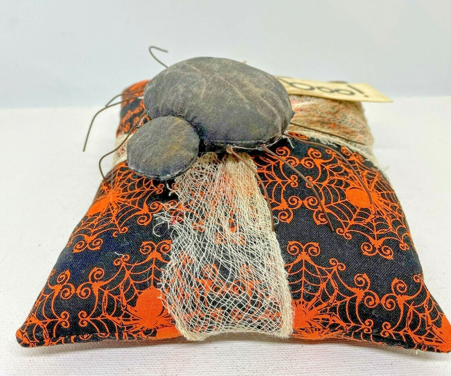 Primitive Halloween Vintage Fabric Pillow Tuck Spider metal legs 6&quot; x 5.5&quot; - The Primitive Pineapple Collection