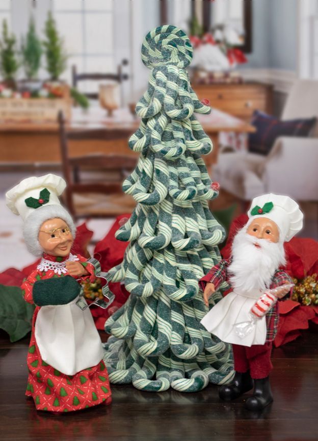 Byers Choice Carolers Christmas Green Candy Cane Tree GBT3 Authorized Dealer - The Primitive Pineapple Collection