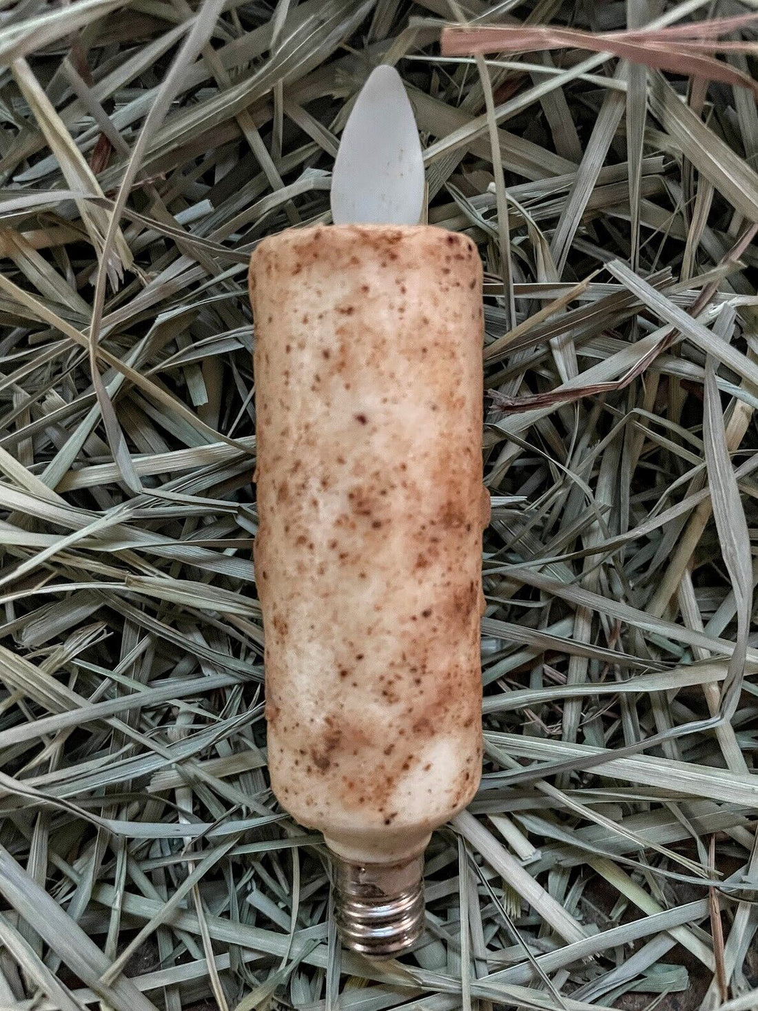 Primitive Grungy Burnt Cream 3.5" Moving flame Electric Light bulb Candle - The Primitive Pineapple Collection