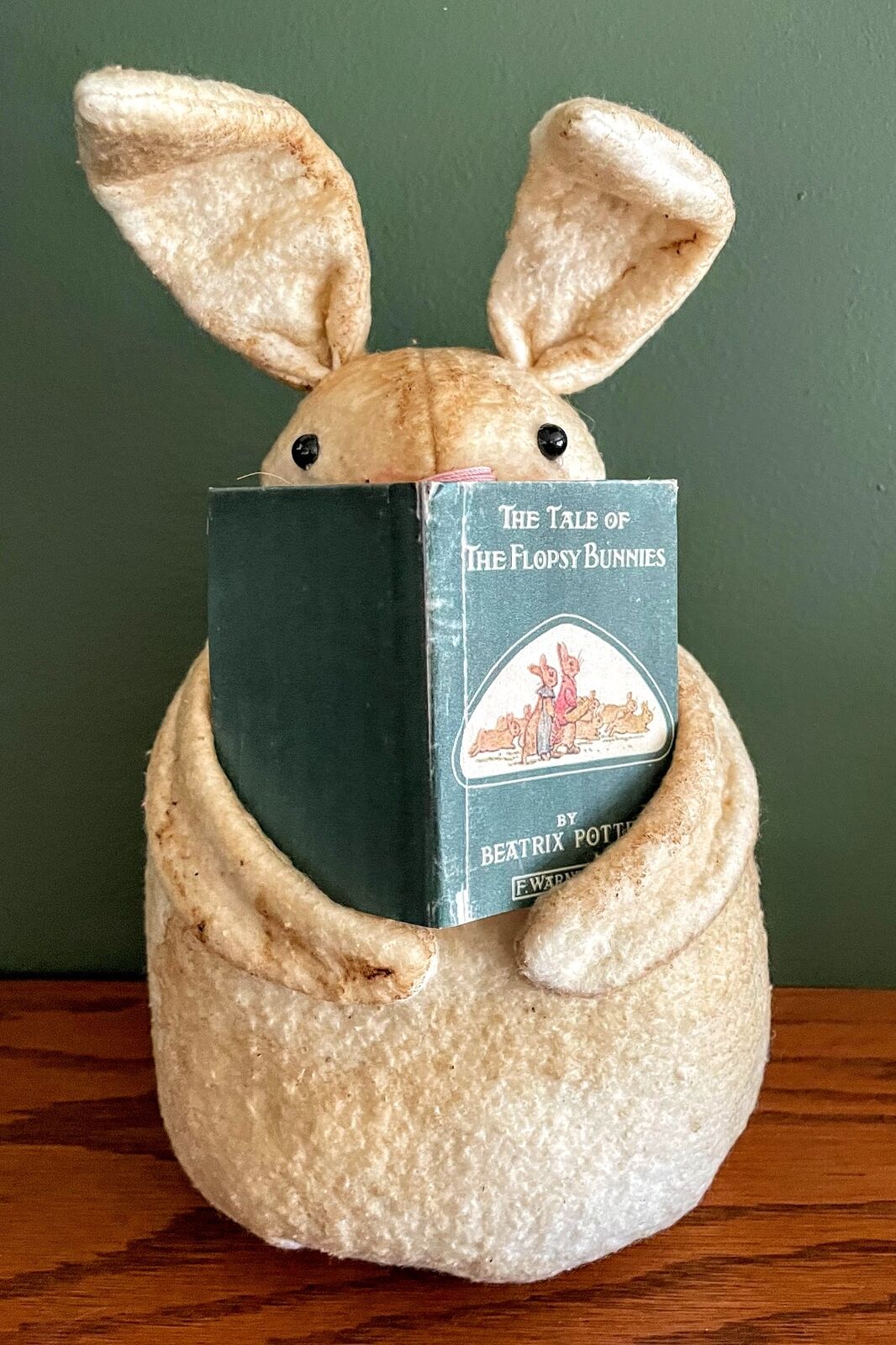 Primitive Handmade Flopsy Bunny Rabbit w/ Book Shelf Tuck 12&quot; Farmhouse - The Primitive Pineapple Collection