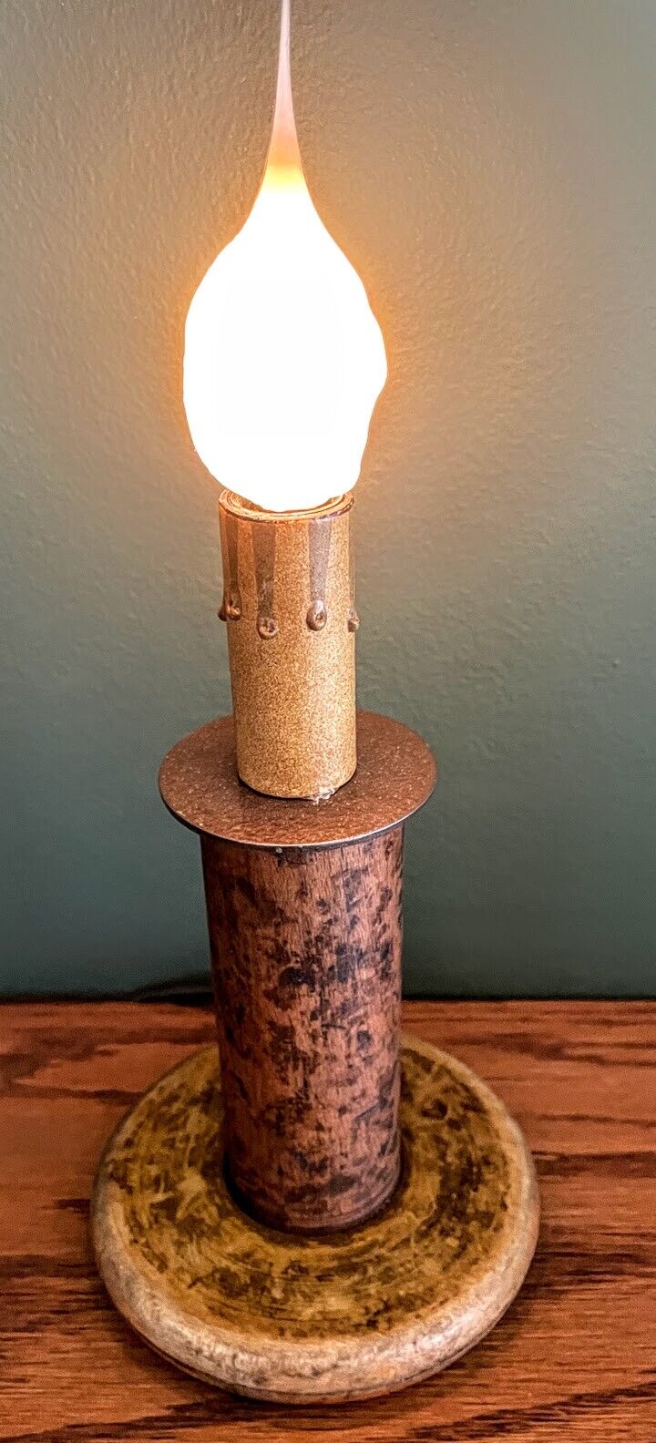 Primitive Farmhouse 9&quot; Vintage Electric Spool Lamp with Silicone Dipped Bulb - The Primitive Pineapple Collection