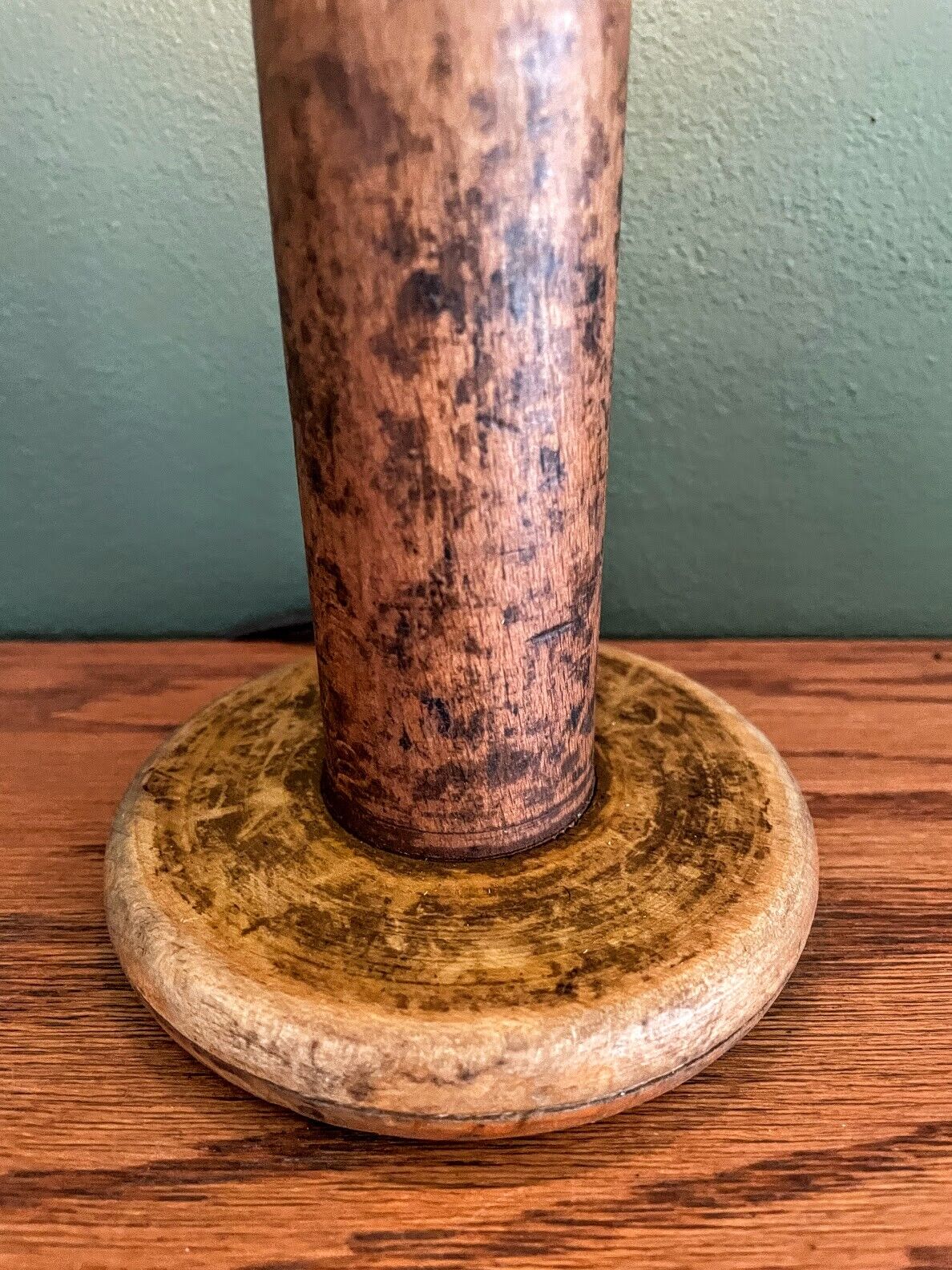 Primitive Farmhouse 9&quot; Vintage Electric Spool Lamp with Silicone Dipped Bulb - The Primitive Pineapple Collection