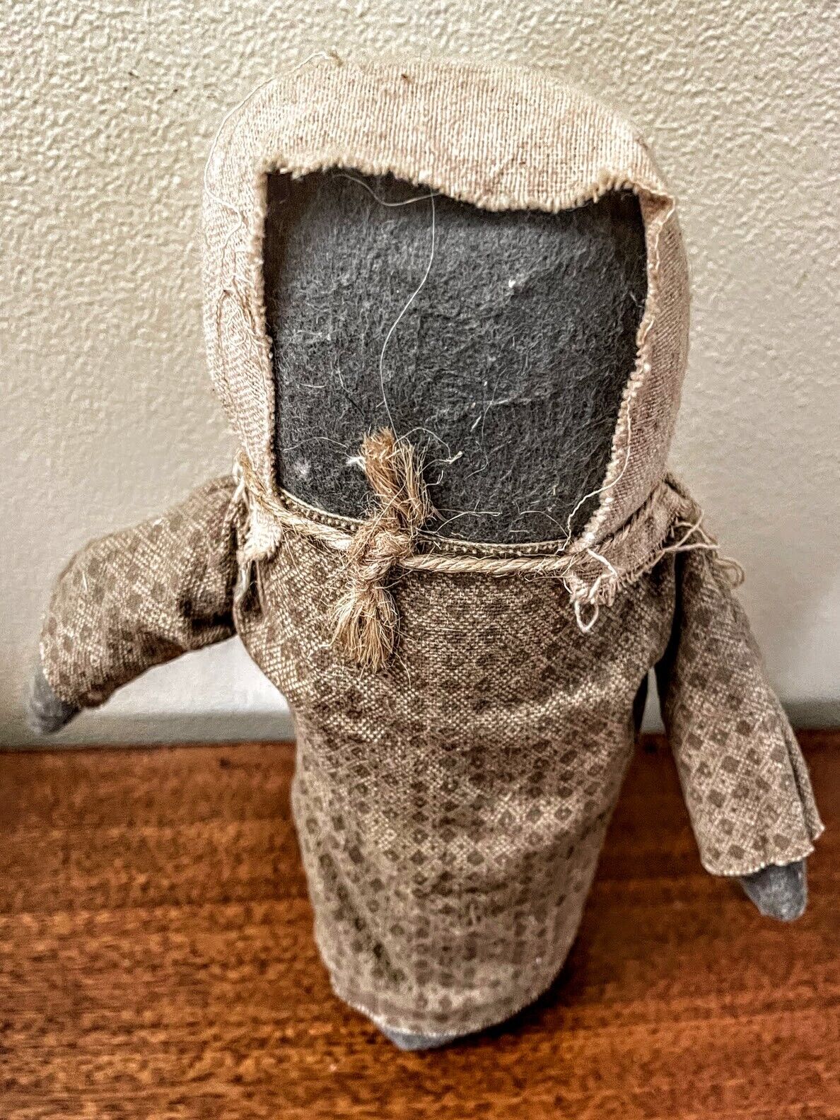 Primitive Farmhouse 8&quot; Amish Stump Doll Handcrafted - The Primitive Pineapple Collection
