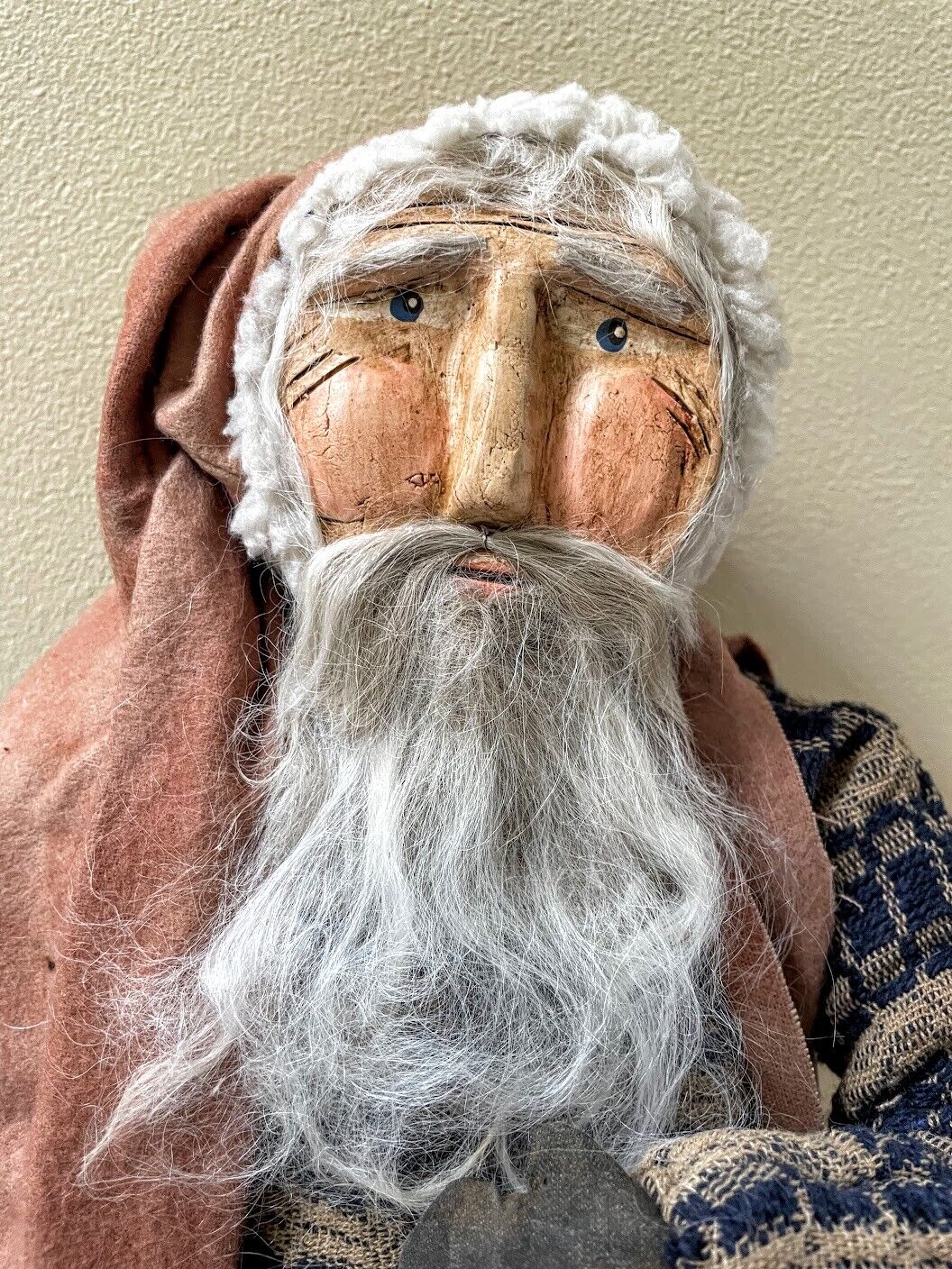 Primitive Early American Hand Sculpted Clay Face Santa w/ Blue Coverlet Robe 19&quot; - The Primitive Pineapple Collection