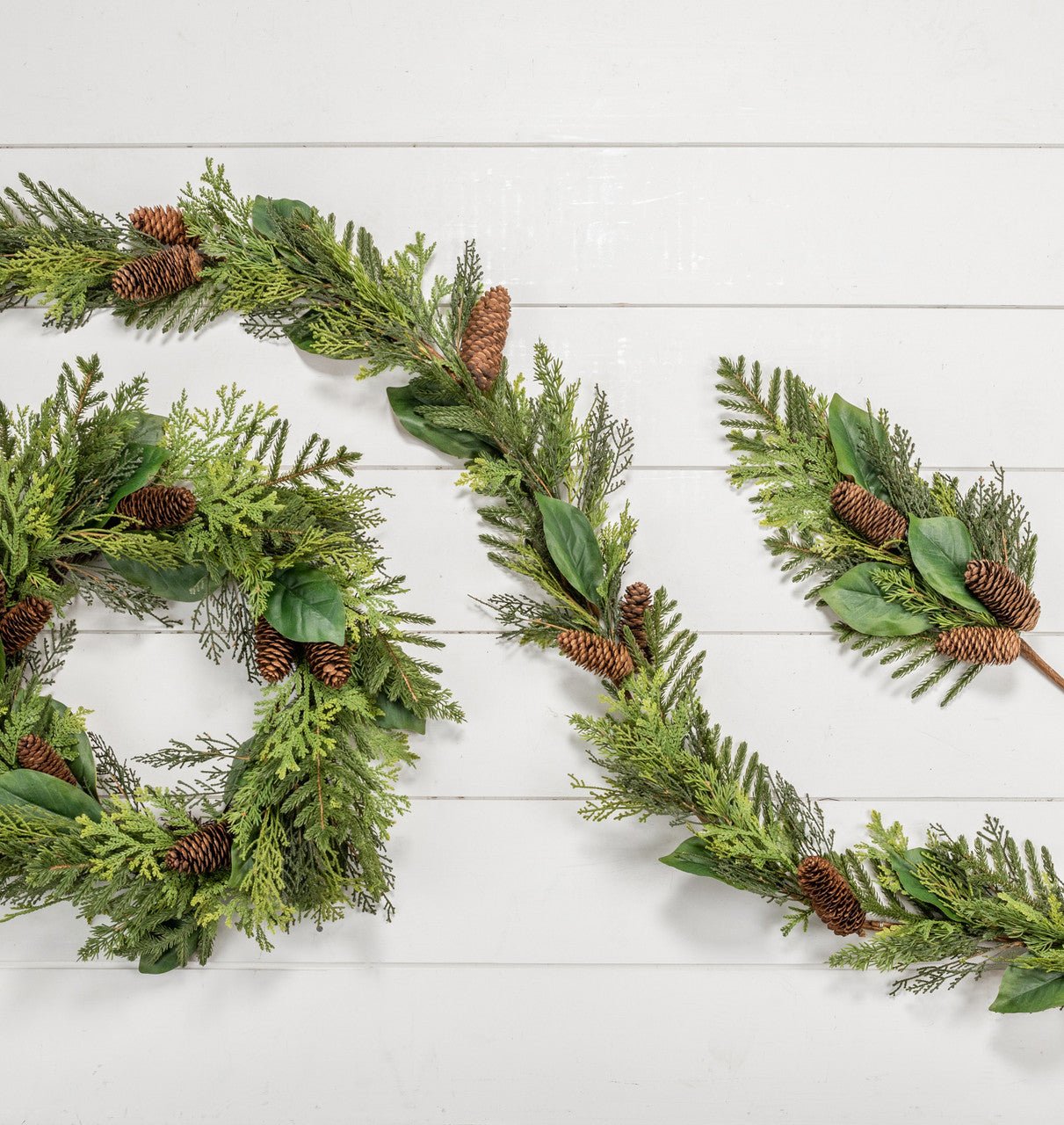Christmas Ragon House 24&quot; Cedar, Pine &amp; Magnolia Leaf Wreath - The Primitive Pineapple Collection