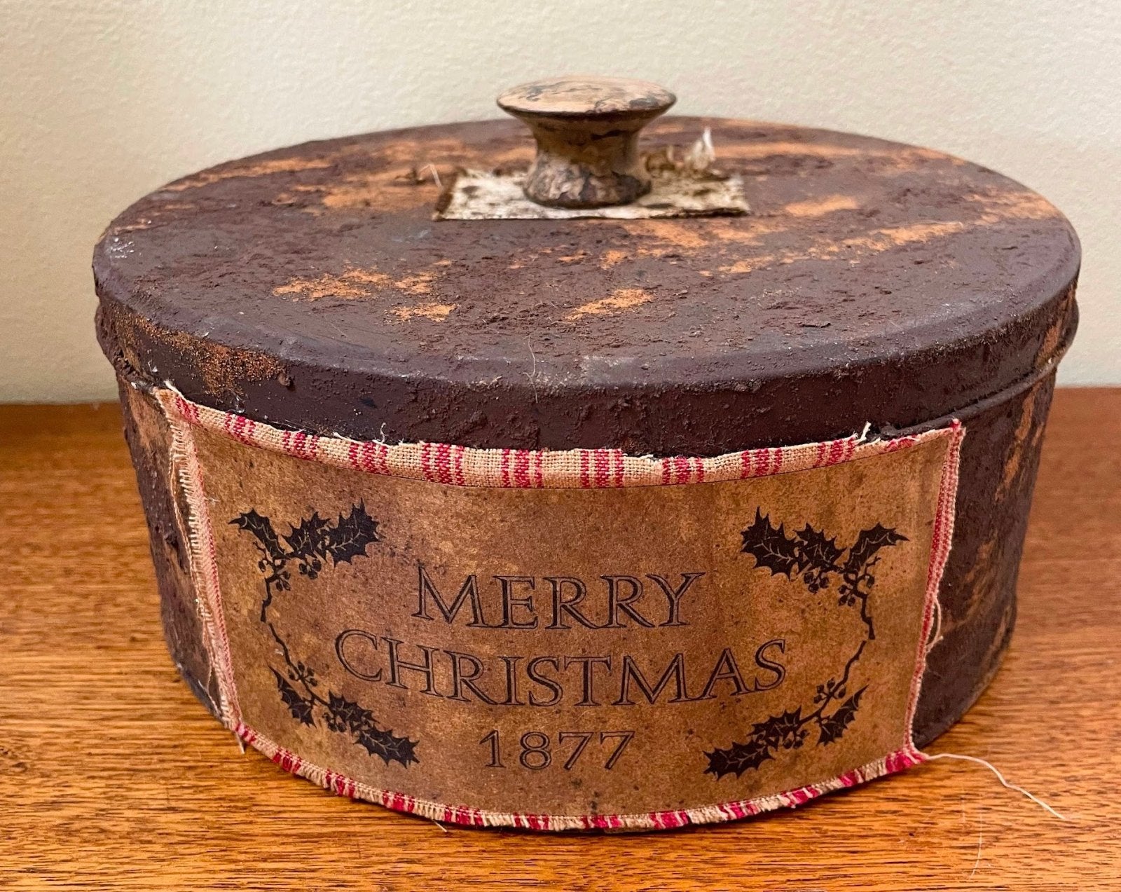 Primitive Colonial Handcrafted 1887 Merry Christmas Tin - The Primitive Pineapple Collection