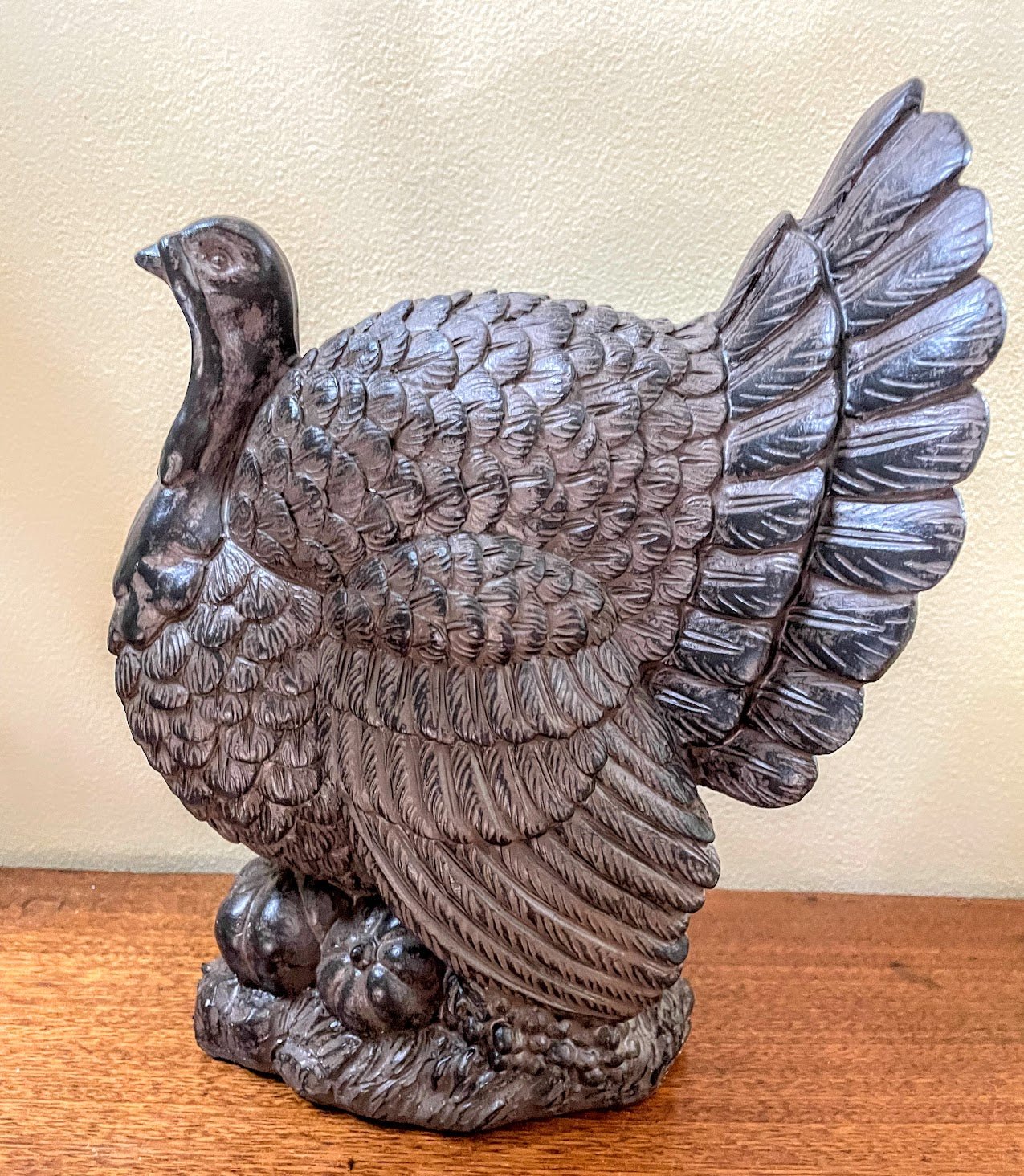 Primitive Farmhouse 10&quot; Rustic Brown Resin Detailed Thanksgiving Turkey Figurine. - The Primitive Pineapple Collection