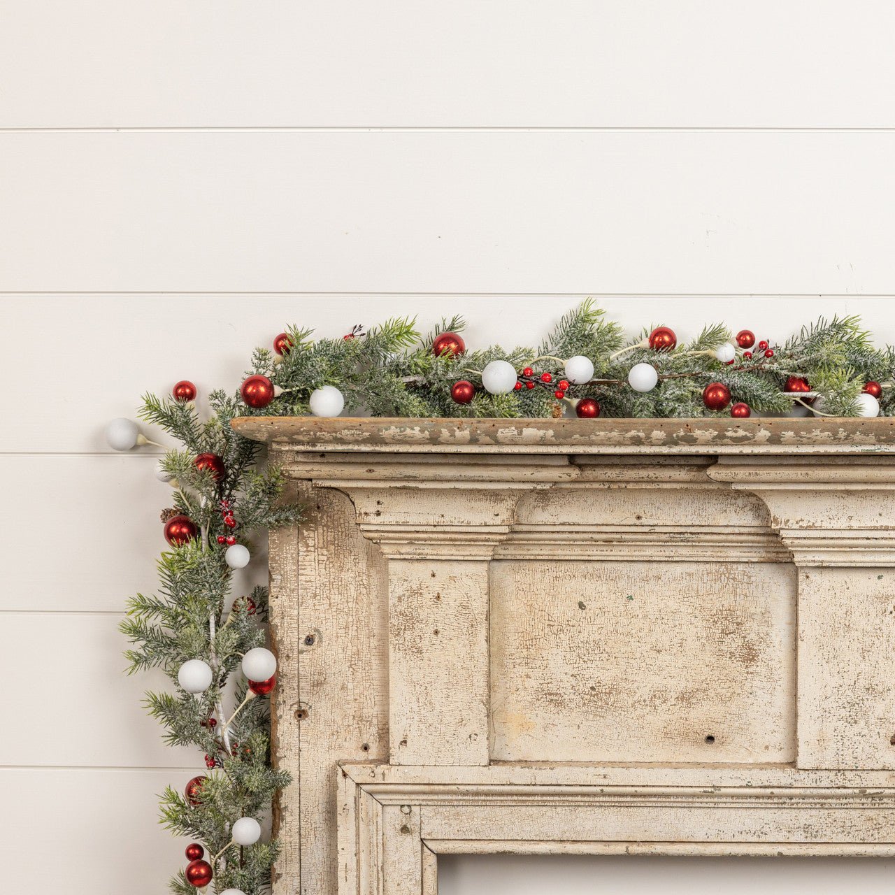 Christmas Ragon House Vintage Look 72&quot; Red/White Ball Garland - The Primitive Pineapple Collection