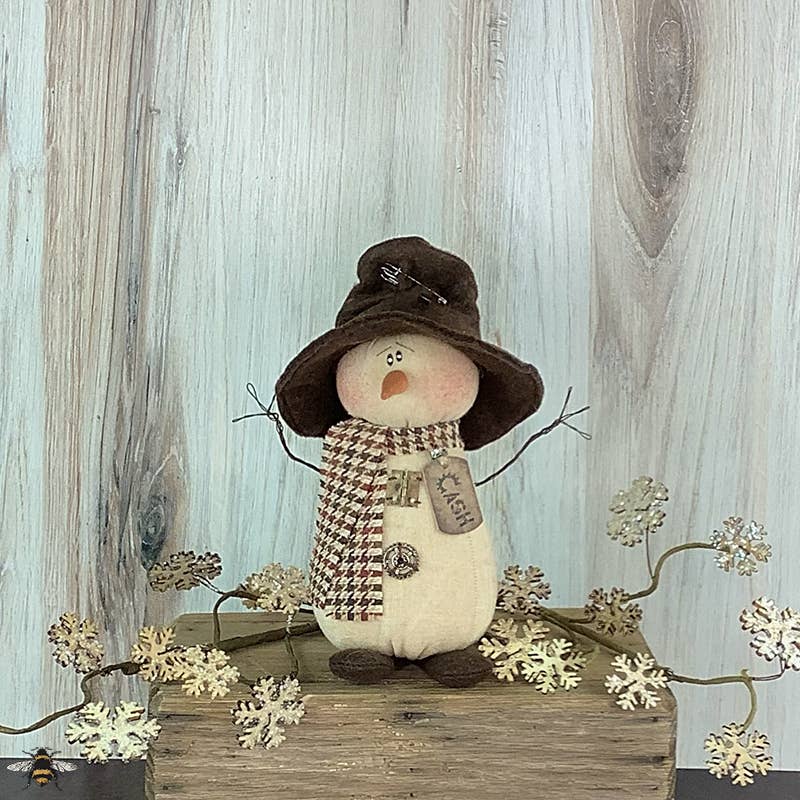 Honey and Me Christmas Cash the Salvage Snowman C23900 - The Primitive Pineapple Collection