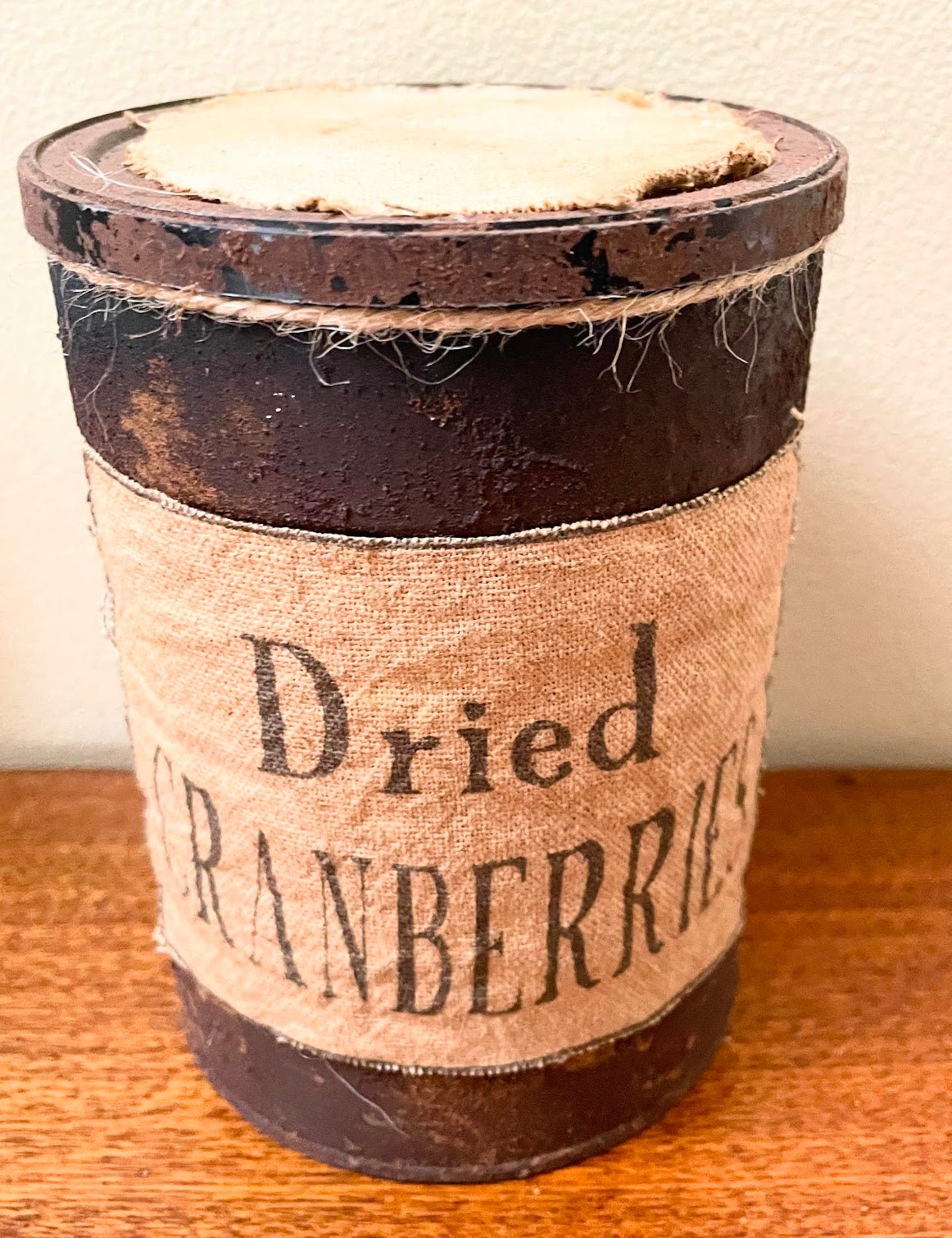 Primitive Colonial Handcrafted Dried Cranberries Christmas Tin - The Primitive Pineapple Collection